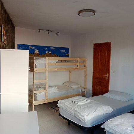 La Palma Hostel By Pension Central フエンカリエンテ・デ・ラ・パルマ エクステリア 写真