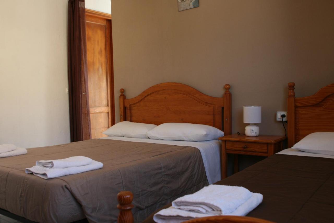 La Palma Hostel By Pension Central フエンカリエンテ・デ・ラ・パルマ エクステリア 写真