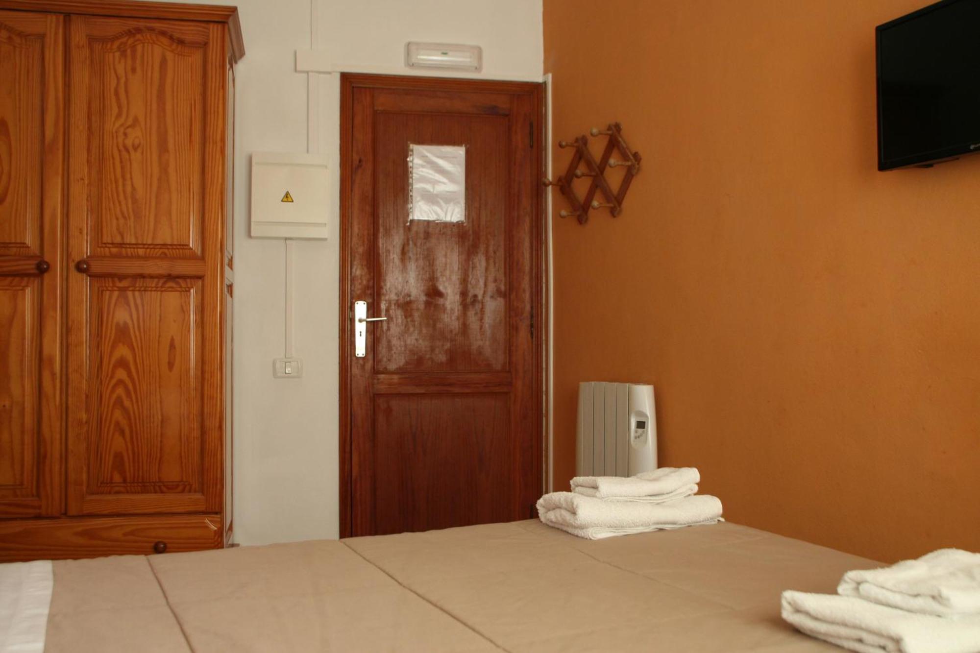 La Palma Hostel By Pension Central フエンカリエンテ・デ・ラ・パルマ 部屋 写真