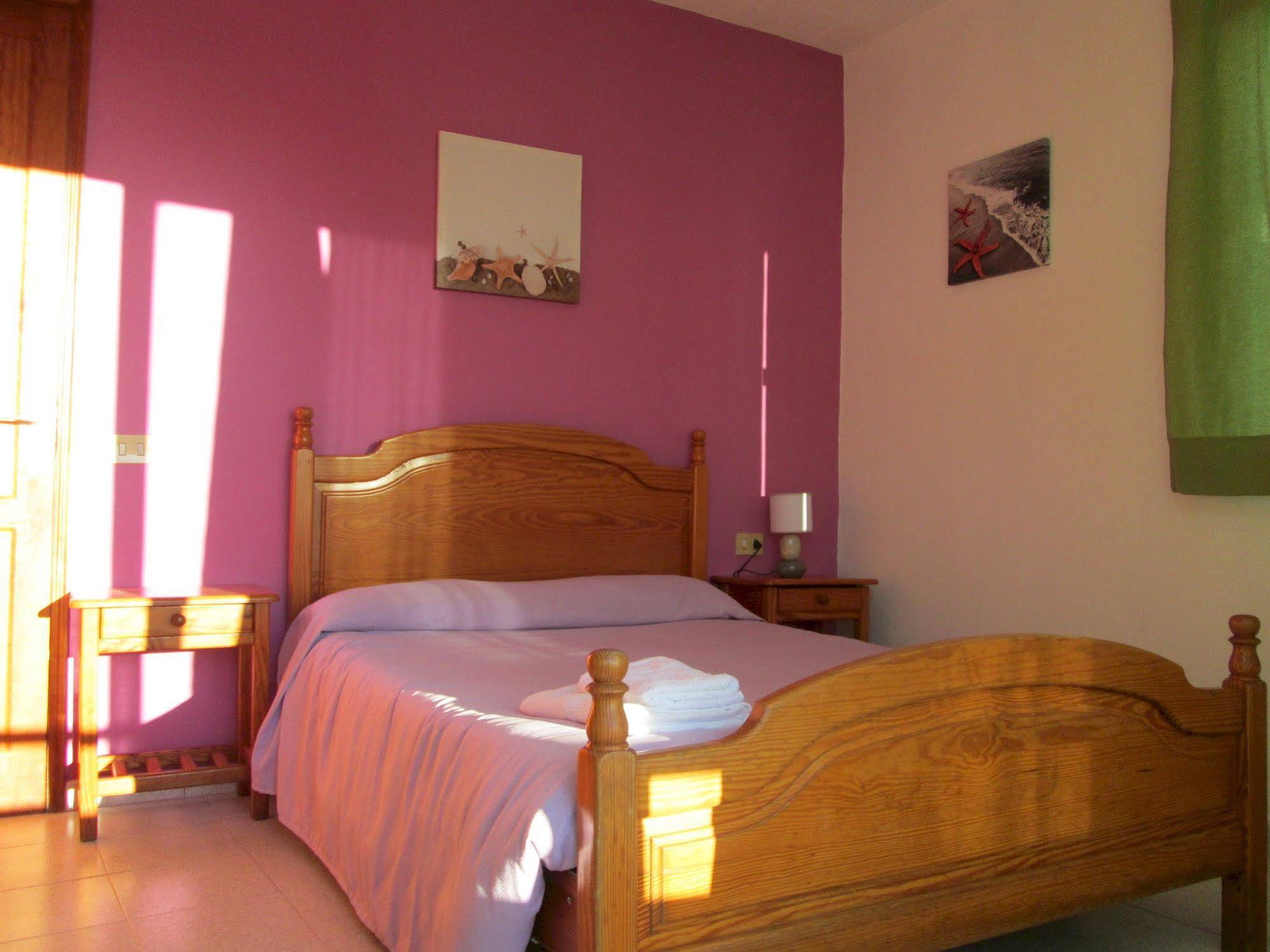 La Palma Hostel By Pension Central フエンカリエンテ・デ・ラ・パルマ エクステリア 写真