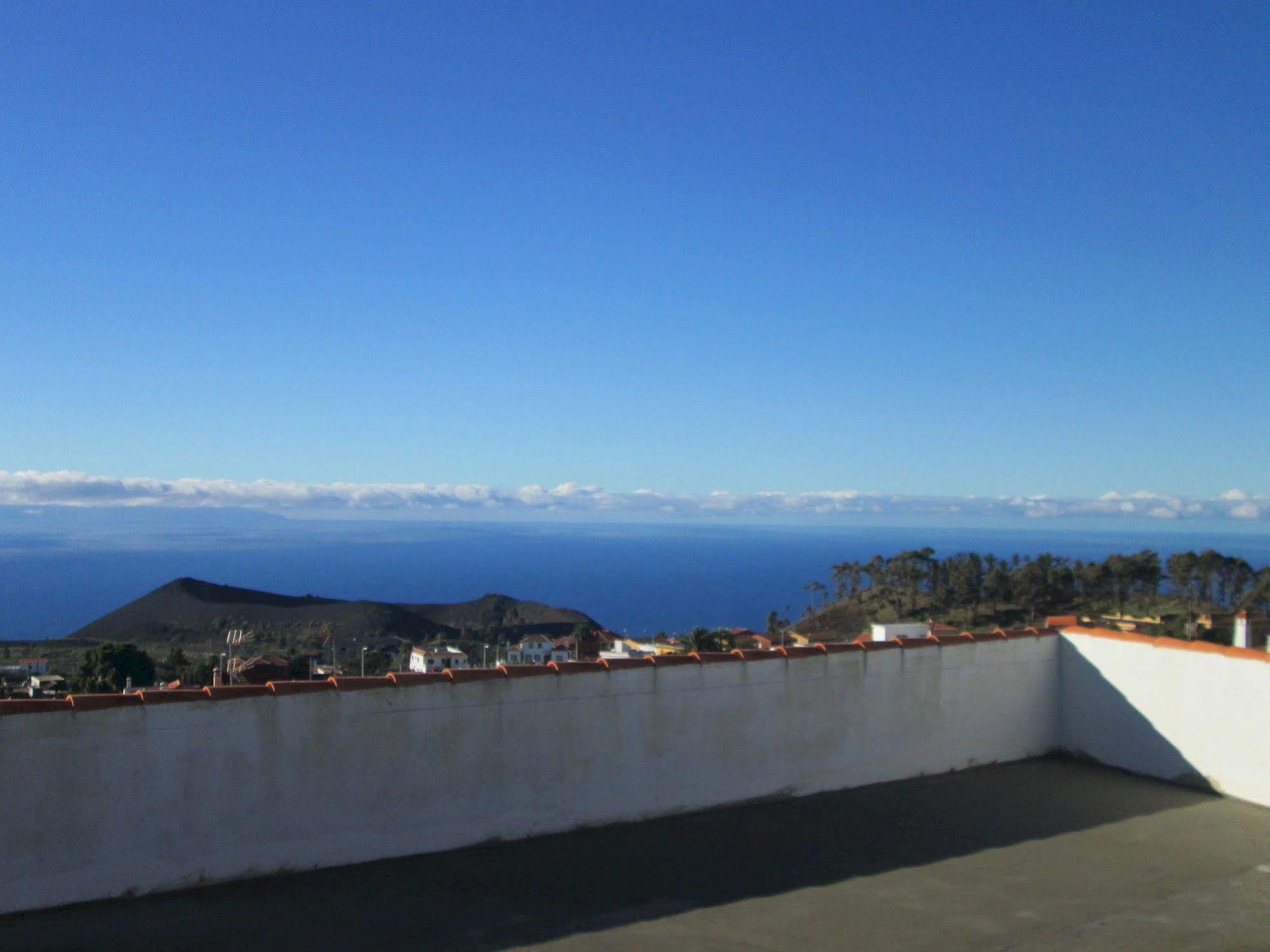 La Palma Hostel By Pension Central フエンカリエンテ・デ・ラ・パルマ エクステリア 写真