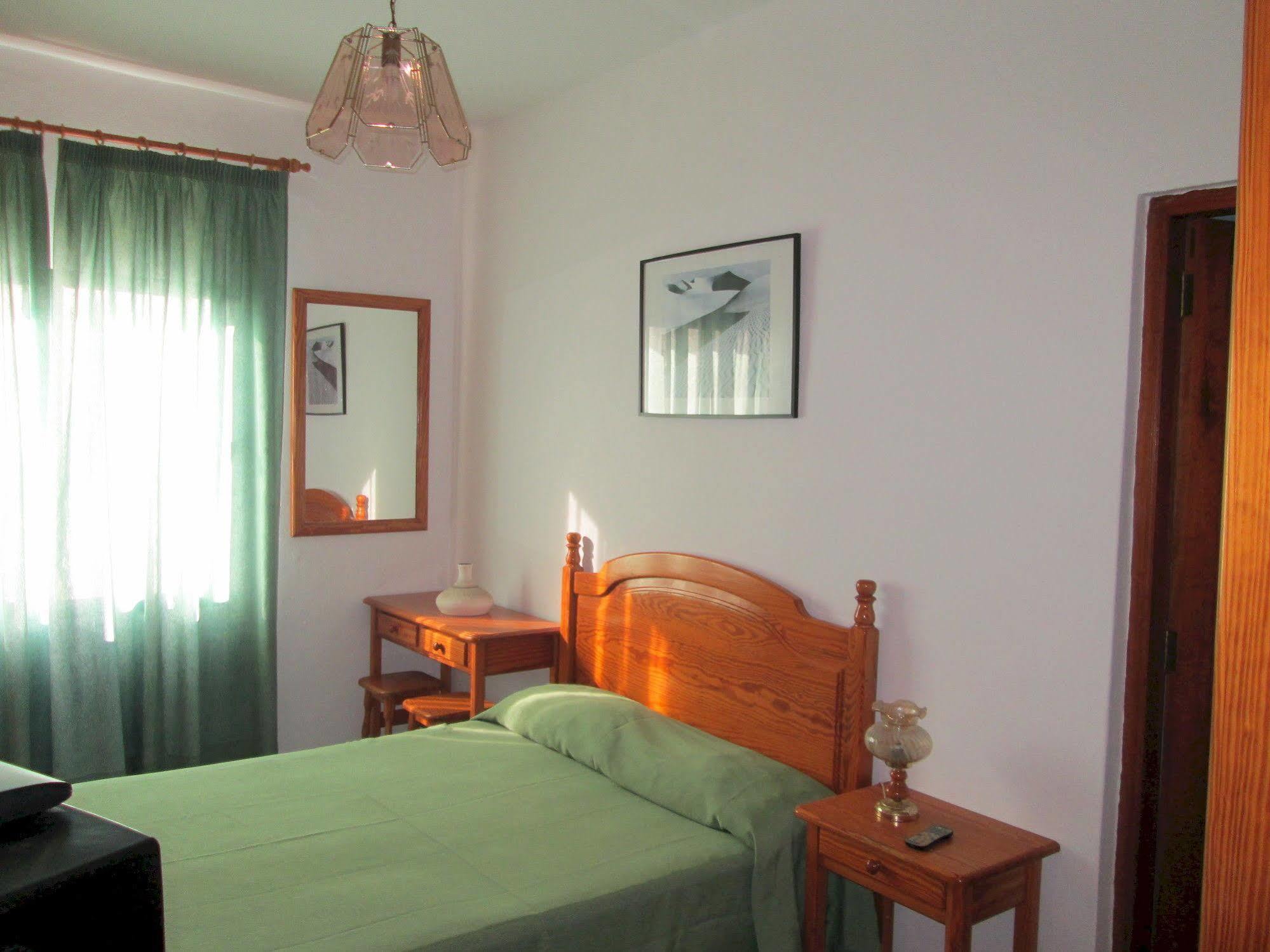 La Palma Hostel By Pension Central フエンカリエンテ・デ・ラ・パルマ エクステリア 写真