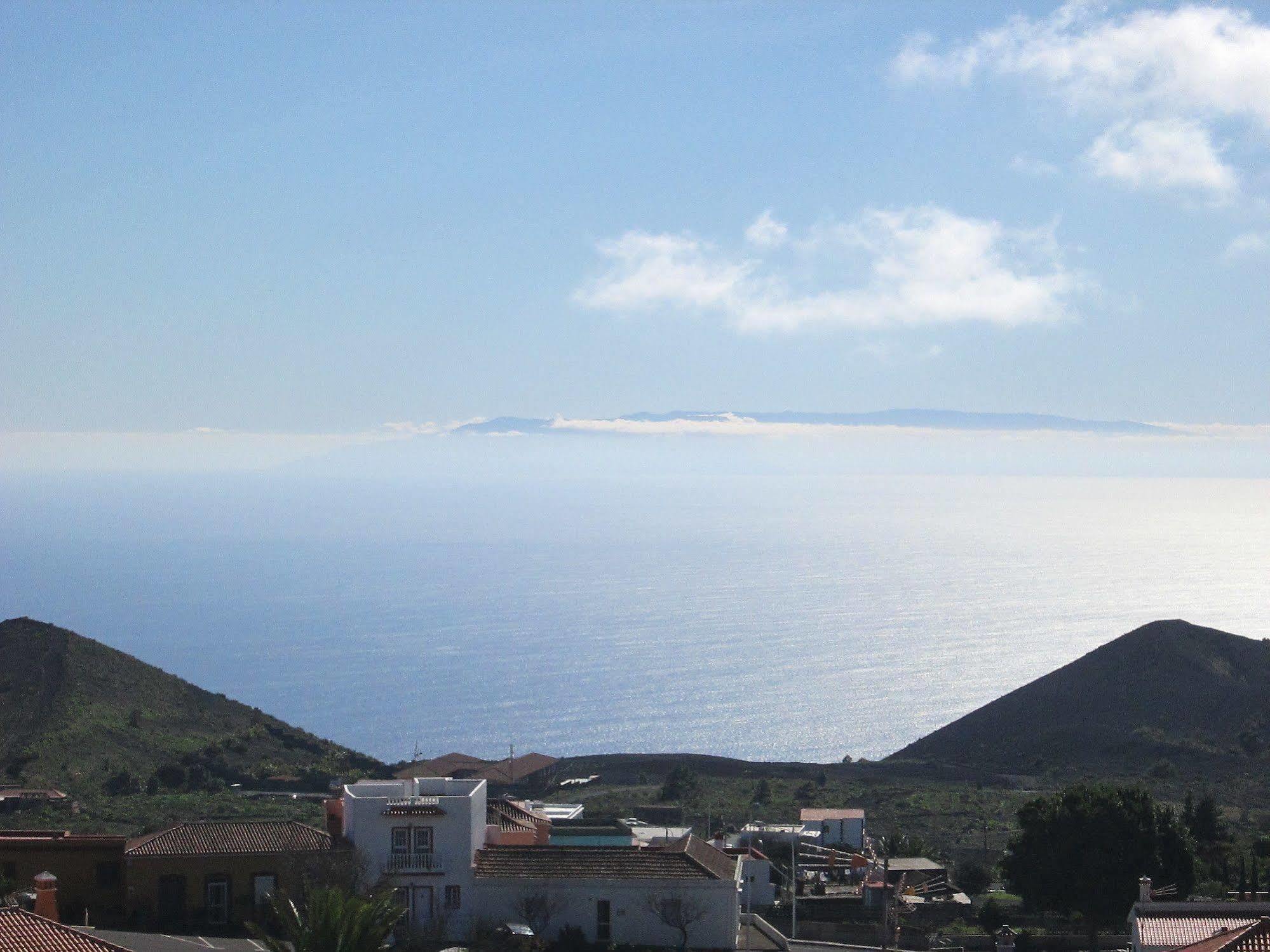 La Palma Hostel By Pension Central フエンカリエンテ・デ・ラ・パルマ エクステリア 写真